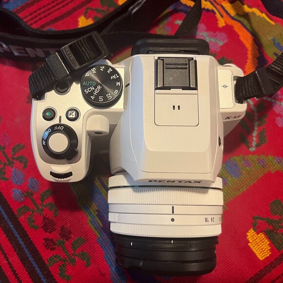 WHITE Pentax Camera - RARE - Picture 3 of 9